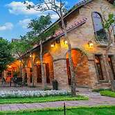 Chateau de Bear Hotel
