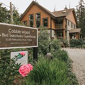 Cobble Wood & Bird Sanctuary Guest Houses