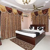 OYO 8672 Hotel Friends