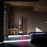 Life Gallery Hotel