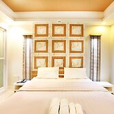 The Luxury Residence