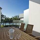 Maggies Beachfront Apt. 6