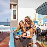 La Ventana Azul Surf Hostel