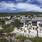 MounTrace Suites & Spa