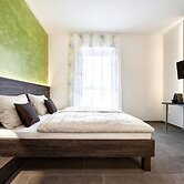 eee hotel TRAUN