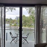 Marina View Apartment on the Maribyrnong River, Melbourne