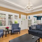 Seattle Vacation Home: Montlake 7 Bedroom