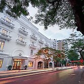 Manoir Des Arts Hotel