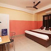 OYO 4979 Prabha Palace Lodge