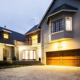 The Browns' Luxury Guest Suites