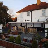 Swan Inn, Heathrow Airport