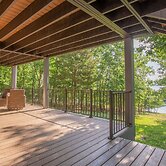 Happy Hideaway 4 Bedroom Home by RedAwning