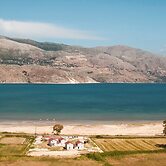 Daphne's Boutique Apartments