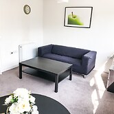 Entire 2 Bedroom Flat Next to Kings College