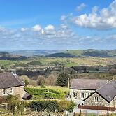 Rhiwddu Barns - Brecon Beacons National Park