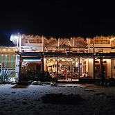 Casa Sirena Surf Lodge