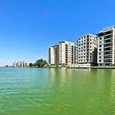 Deluxe Nicolle Solid Residence Mamaia