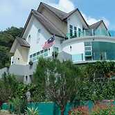 Crystal Cameron Highlands