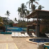 Punta Roca Surf Resort