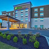 Holiday Inn Express & Suites Lexington W - Versailles by IHG
