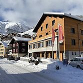 Mountain Lodge Sedrun