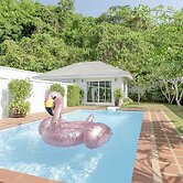 BaanPromphun Pool Villa by BV