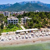 Apartments Kuce Lekovica snack bar- Bistro & Beach