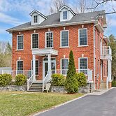 QuickStay Lake Simcoe Homestyle Cottage Private Beach