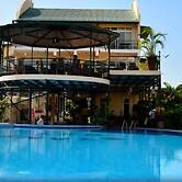 Ryan's Bay Hotel