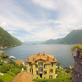 Silver Lake Residence