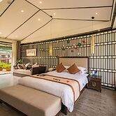 Peach Blossom Resort Hotel