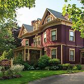 Berry Manor Inn