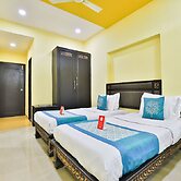 OYO 14549 Hotel Lotus Residency