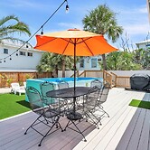 Marmalade Mermaid 3 Bedroom Home by RedAwning