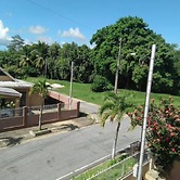 Spacious Apartment near Mall