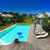 Poé Côté Lagon Beach Bungalows