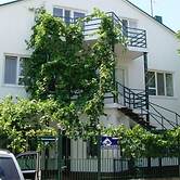 Na Krasnozelenykh 38 Guest House