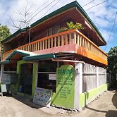 Guanna's Place Room and Resto Bar