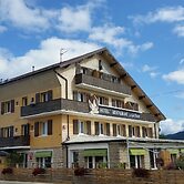 Logis Hôtel Le Gai Pinson