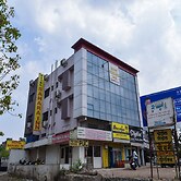 OYO 12854 Hotel Sahara Inn