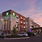 Holiday Inn Express & Suites - Orlando - Southeast by IHG