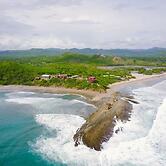 Magnific Rock - Surf Resort & Yoga Retreat Nicaragua - Hostel