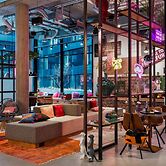 Moxy Frankfurt City Center