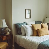 Cygnet Old Bank B & B Cafe & Gift Store