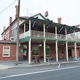 Riverina Hotel