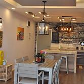 Lawang Suite Apartment With Balcony