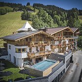 Hotel Astrid inklusive JokerCard, Pool und Liegewiese