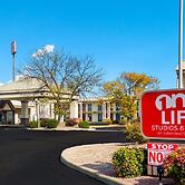 1 Life Studio and Suites