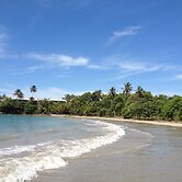 Two Bays Beach Villa Apartment and Studios