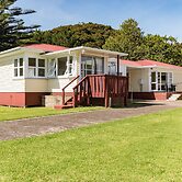 Waitangi Beach Bach 30A